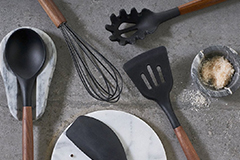 There are also tips for buying a cooking spatula. What are the advantages and disadvantages of different materials?